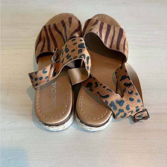 Women’s Soda Platform Sandals - Picture 4 of 6